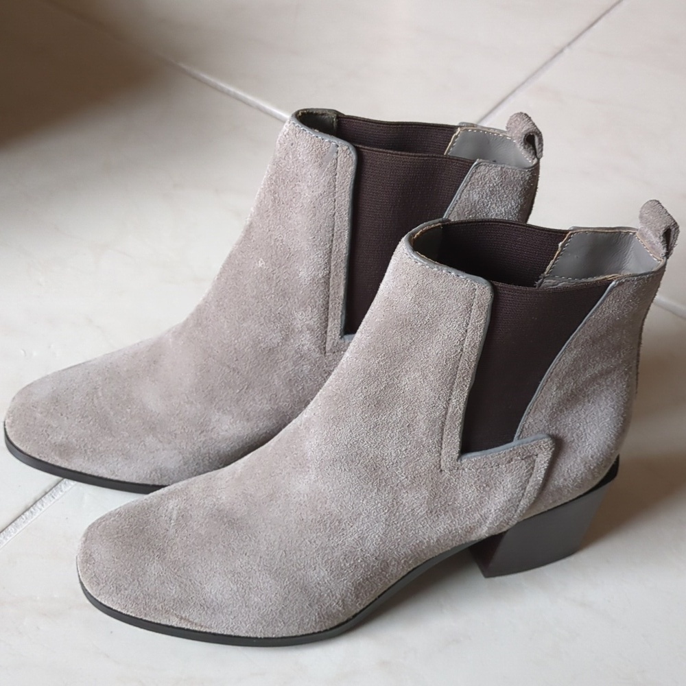 Anthropology Pour la Victoire Chelsea suede gray brown booties block heel 7.5